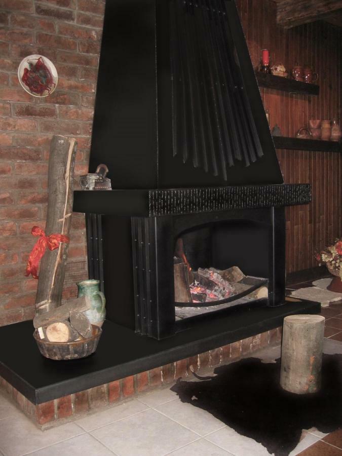 Kuca Viola, Traditional Wooden House In Тухей Екстериор снимка